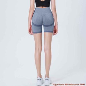 Sesiones de yoga con vestimenta opcional RUXI es1361