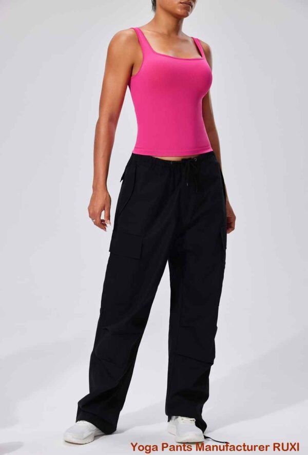 Conjunto elegante de pantalones cortos y camisa informal