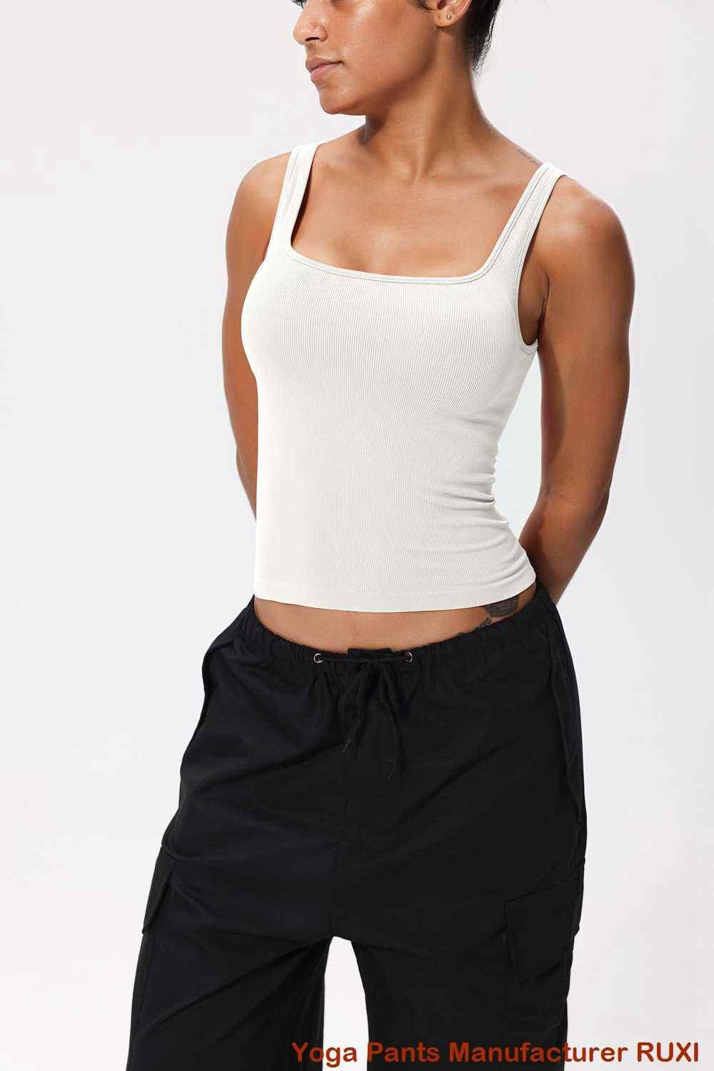 Conjunto elegante de pantalón corto y top para dama RUXI Conjunto elegante de pantalón corto y top para dama RUXI