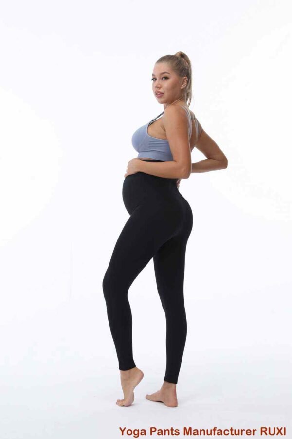 Pantalones capri holgados de entrenamiento con bolsillos