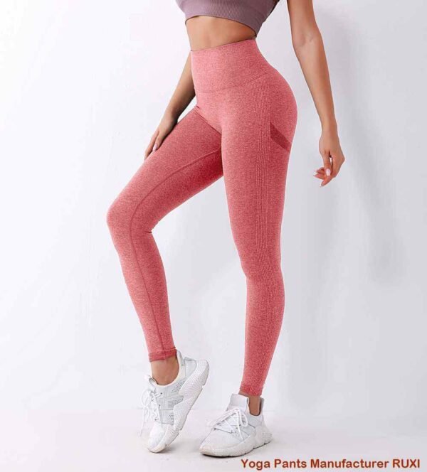 Leggings acampanados con estilo disponibles en la tienda