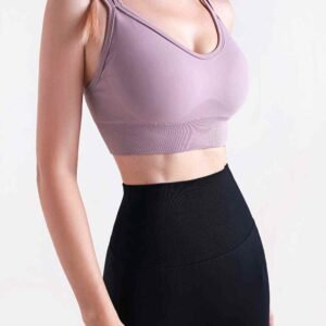 Sujetador deportivo tipo bandeau con tirantes ajustables